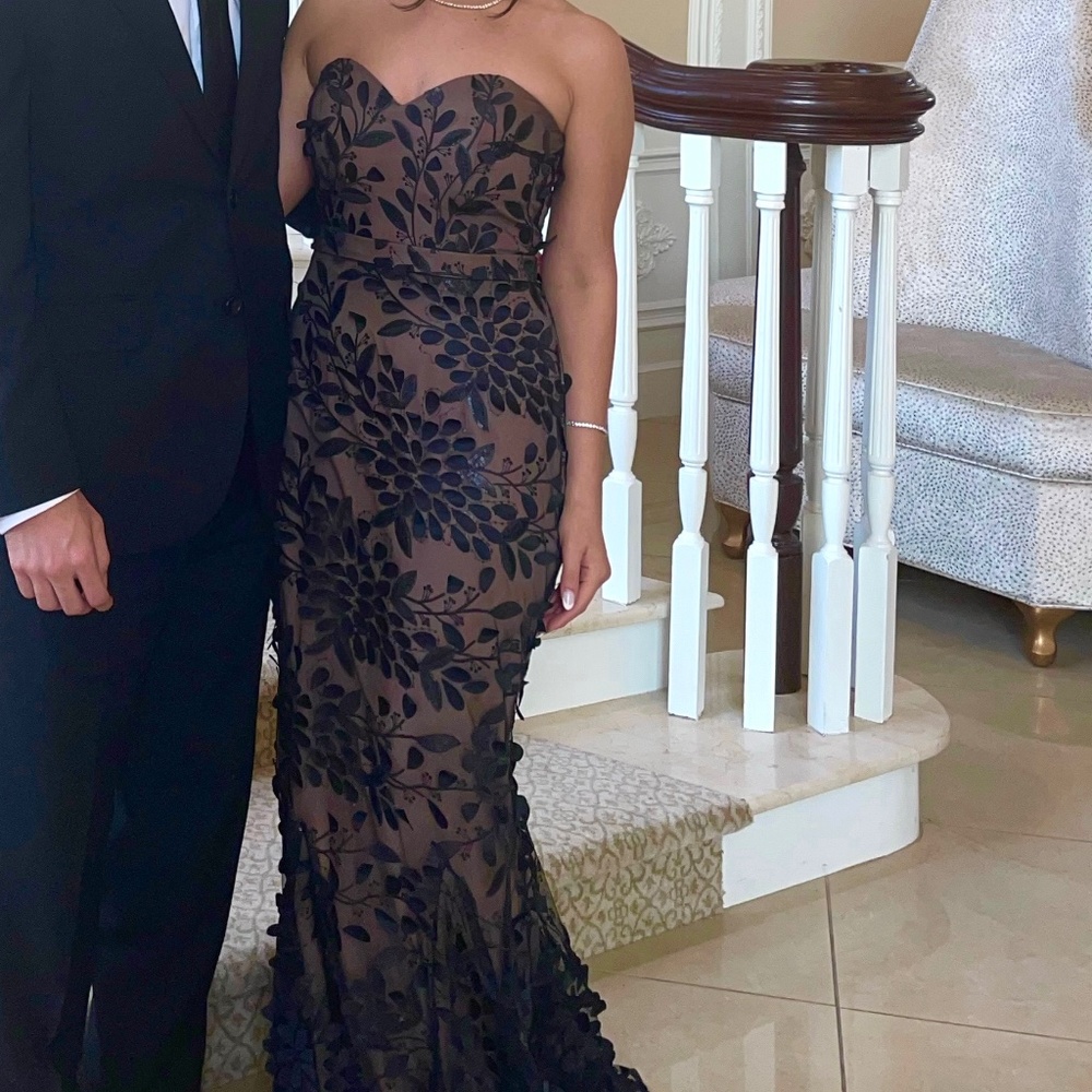 Jaus Gown